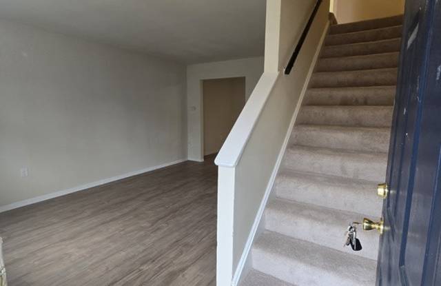 707 E 18th St photos photos