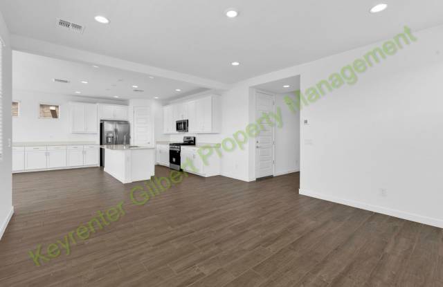 Corner Lot 4 bed/3 bath in Hawes Crossing Community of Mesa Gallery 4