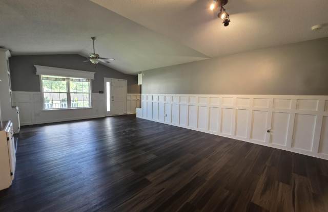 200 Flagstone Lane Gallery 4