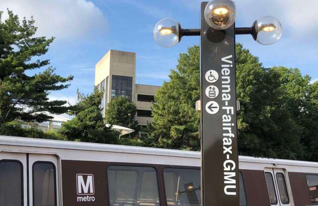 3058 RITTENHOUSE CIRCLE Gallery 2