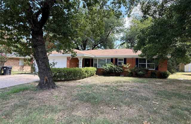 1915 Fairfax Drive photos photos