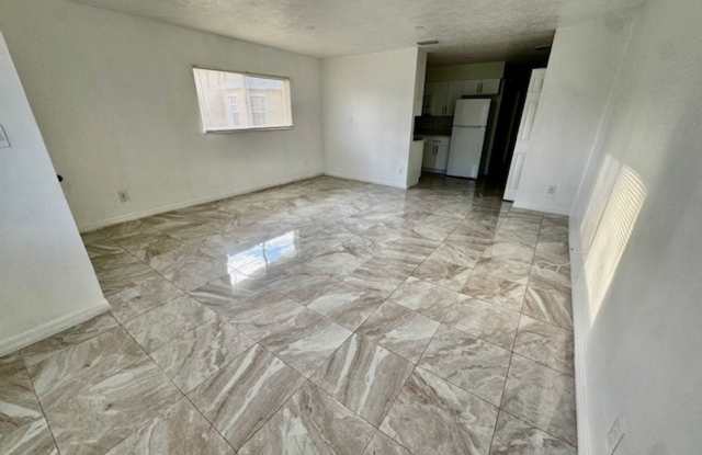 2 bedroom 1.5 bathroom First Floor Condo in Cape Coral Gallery 4