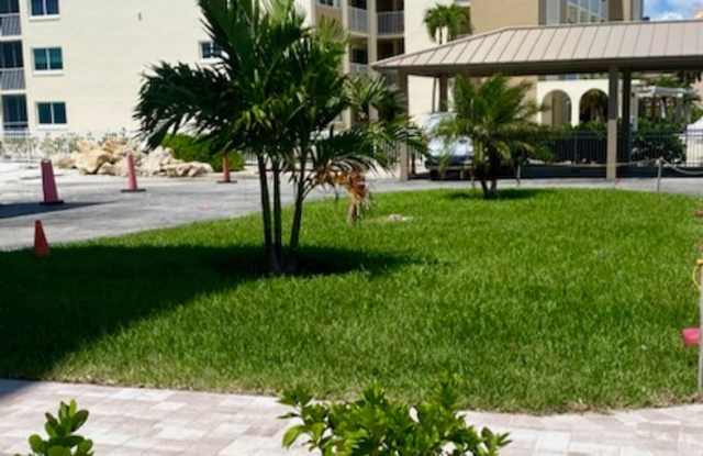 ** STUNNING BEACHFRONT 2/2 PENTHOUSE SEASONAL UNIT ** CASA BONITA GRANDE ** MODERN ** LUXURY ** BONITA SPRINGS ** Gallery 4