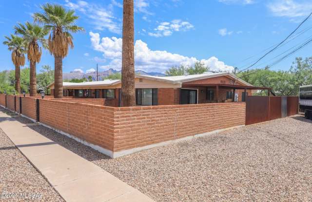 3932 N Park Avenue photos photos