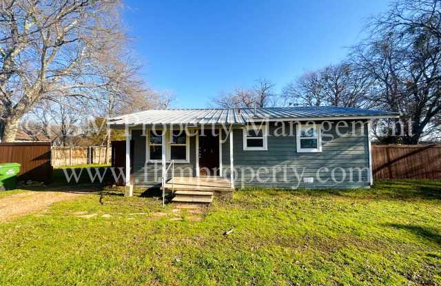 200 Dunlap St - Cozy 3 Bedroom, 2 Bathroom Home in Italy, TX! Gallery 3