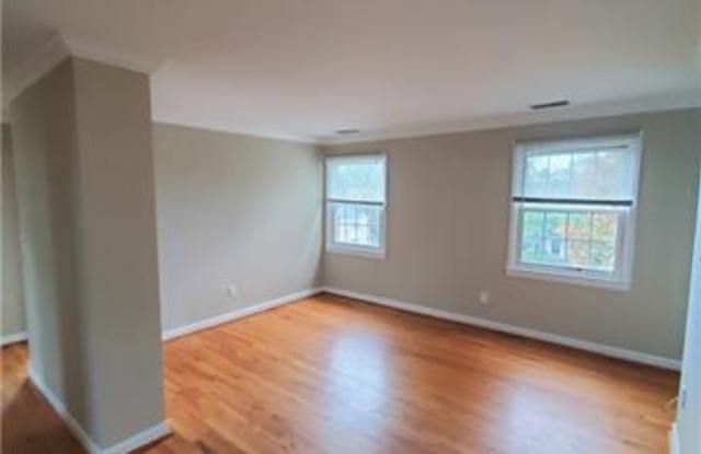412 Wakefield Drive Gallery 3