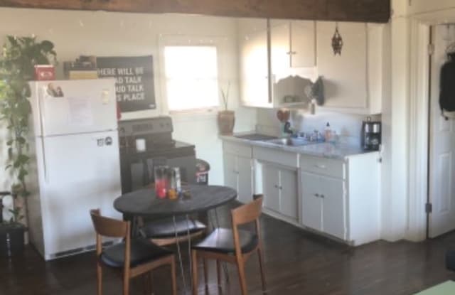 1210 College Ave B - 1210 College Avenue, Midland, TX 79701
