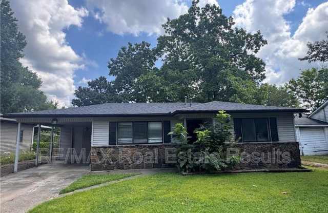 1420 S West Ave - 1420 South West Avenue, Fayetteville, AR 72701