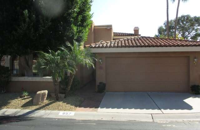 957 East Lois Lane - 957 East Lois Lane, Phoenix, AZ 85020