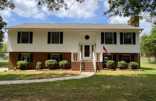 Incredible Location in N Davidson Co with Clemmons Address... photos photos