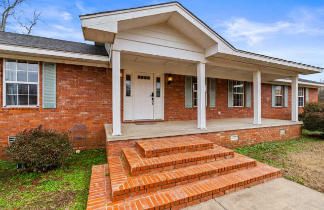 Country Living within Minutes of City Life photos photos