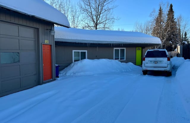 Affordable Pet Friendly Home in South Anchorage Gallery 3