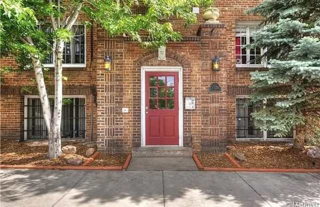 Beautiful 2 Bedroom-2 Bath Condo- Close to Cheesman Park!! Hardwoods, Laundry, Storage!!-Available NOW!! photos photos