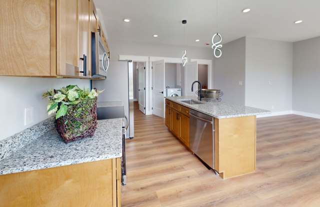 5BR/5BA Fort Sanders Townhome | Off-Campus Housing Near UTK Gallery 2