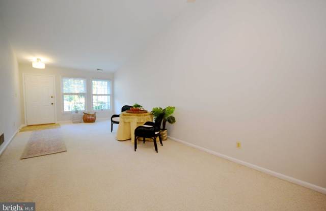 987 LANNA WAY Gallery 4