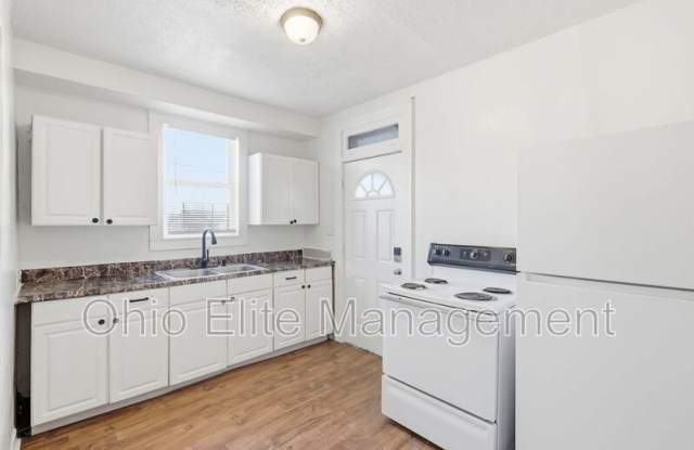 500 N Champion Ave photos photos