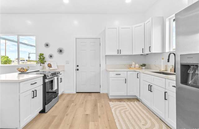 Beautifully Renovated Coastal Home Across from the Beach – Maili, Oahu photos photos Beautifully Renovated Coastal Home Across from the Beach – Maili, Oahu photos photos