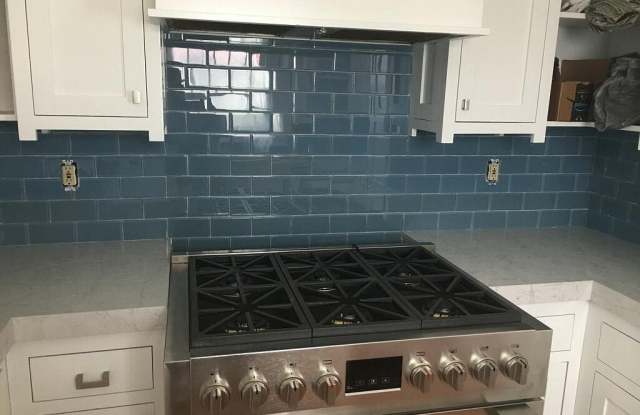 4726 Bancroft Street Gallery 3
