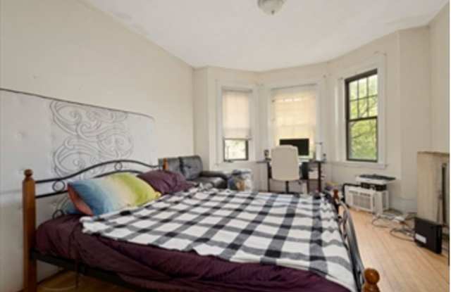 $2,600/month | Available September 1, 2026 | 12-Month Lease Gallery 4