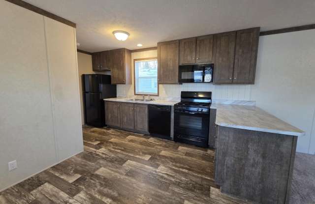 Avenue A Mobile Home Estates - 1267 Avenue A, Springfield, MI 49037