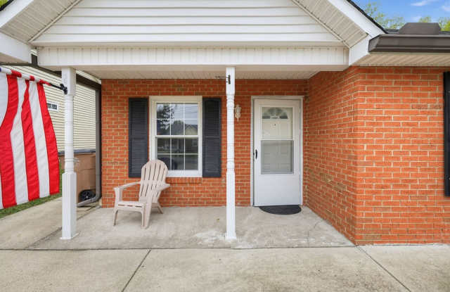 Charming 2BR House in Nashville Adjacent to a Peaceful Park Gallery 3