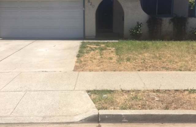 4 Bedroom Home! Close to Shopping Centers  CHS Attendance! photos photos