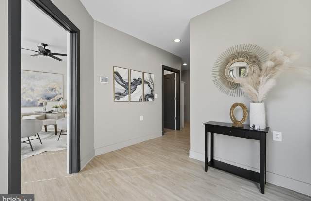 8215 RIVER Road Gallery 2