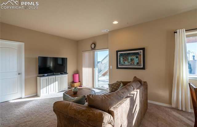7038 Leaf Wood Court Gallery 3