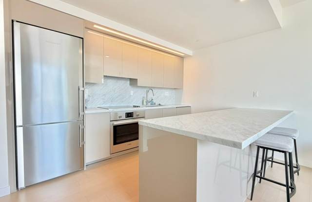 2 bedroom 2 bath Highrise Gallery 4