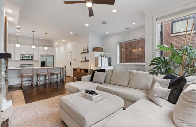 1131 W Addison Gallery 3