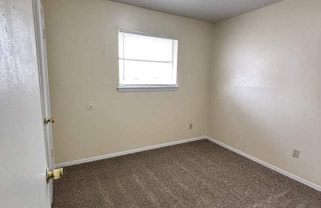 14037 North Everest Avenue Gallery 4