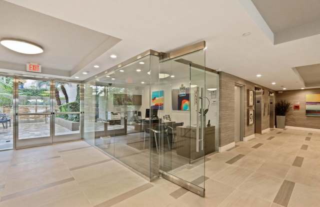 Palm Royale Gallery 2