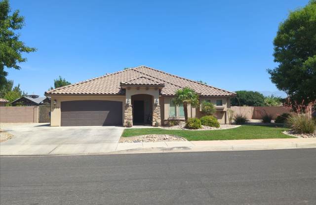 Inviting 4 Bedroom Home in Washington Gallery 1