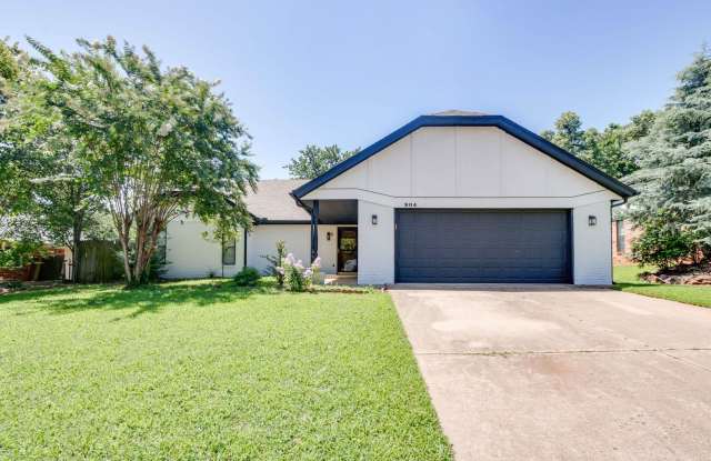 WALK JUST 2 BLOCKS TO EDMOND MEMORIAL – AVAILABLE NOW! photos photos