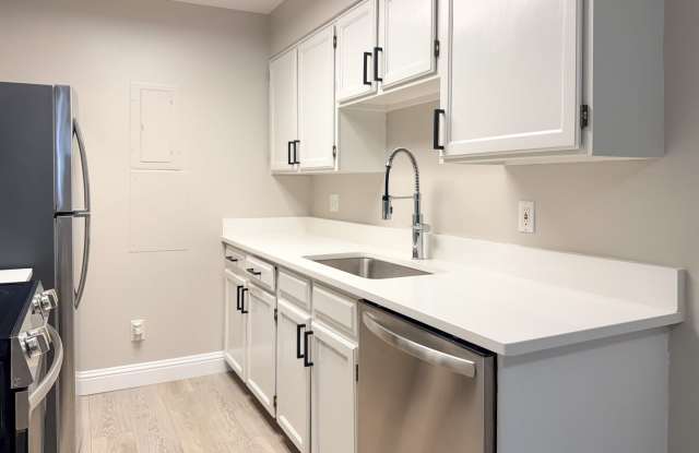 Updated Condo in Aurora Gallery 4