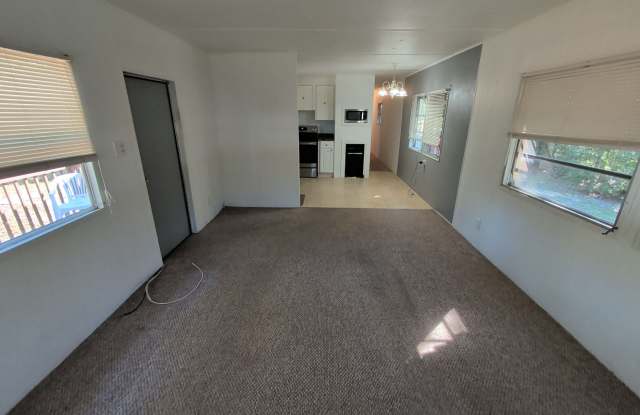 8450 W Gen Chennault Ln Gallery 1