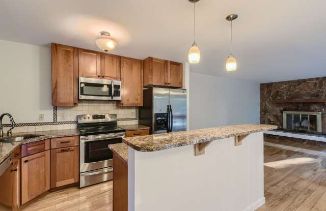 ***$1000 off 1st Month's Rent and 1/2 off Security Deposit*** Two Story Condominium Prime Location! - Available Now - 2020 5th Street, Boulder, CO 80302