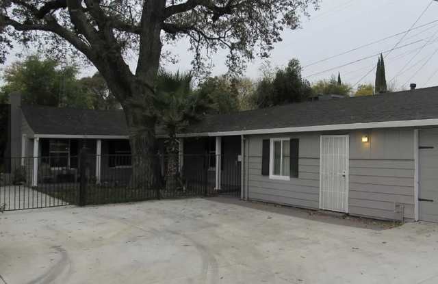 3815 North California Street photos photos