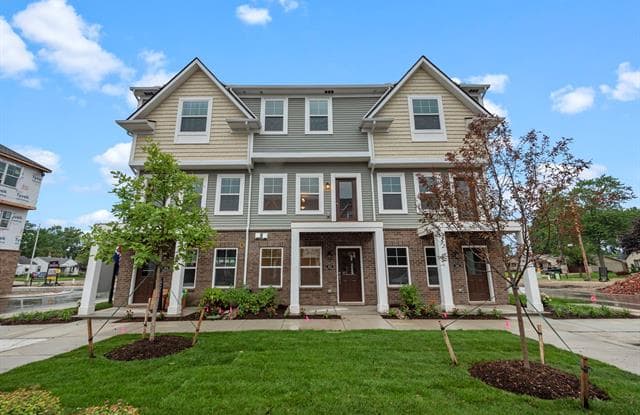 352 JEFF KEETON Drive - 352 Jeff Keeton Dr, Hazel Park, MI 48030
