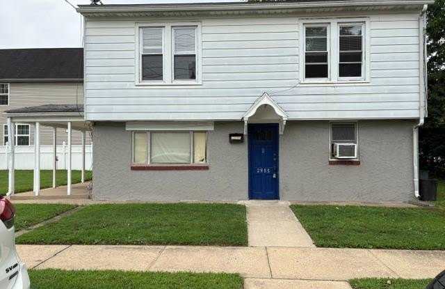 2955 S CLINTON Avenue Gallery 1
