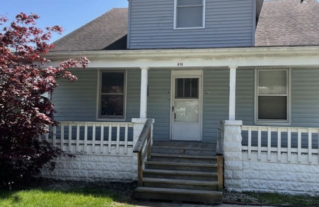 414 S 10th St. Apt B - 414 South 10th Street, Belleville, IL 62220