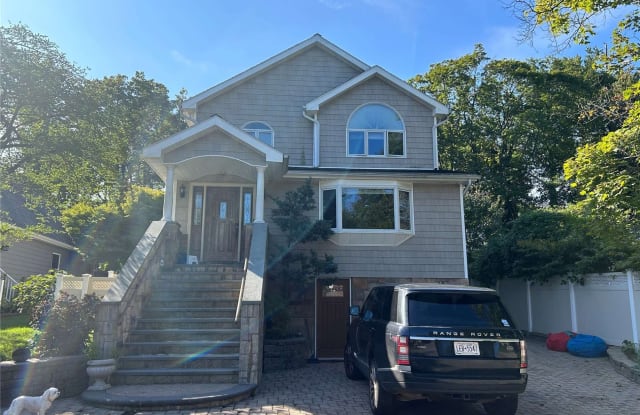 7 Glenmore Avenue - 7 Glenmore Avenue, Glenwood Landing, NY 11547