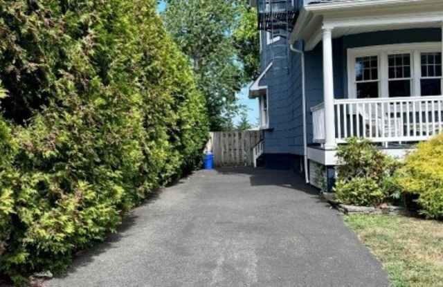 210 Ross Pl Gallery 2