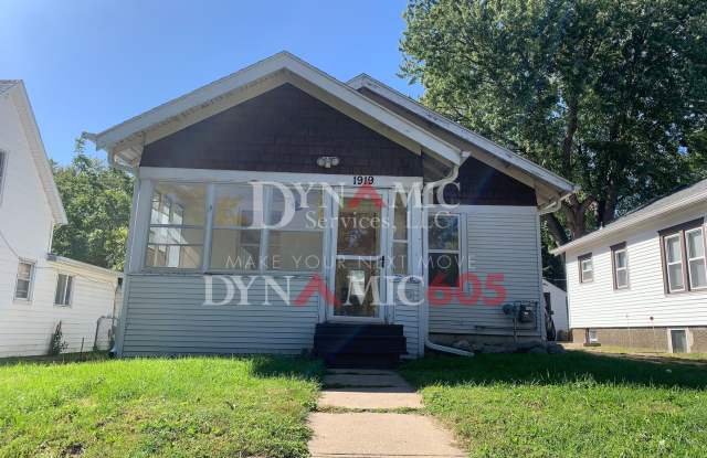 4BD/2BA House with Double Garage by Augustana  USF photos photos
