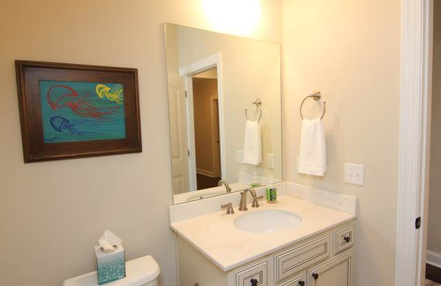 905 Mariners Circle Gallery 4