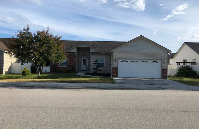 3 bed 2 bath Home in the Arbors - 86 Silverberry Street, Hamilton, MT 59840
