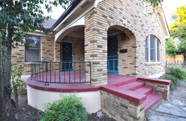 Rare opportunity! - 709 Carolyn Avenue, Austin, TX 78705