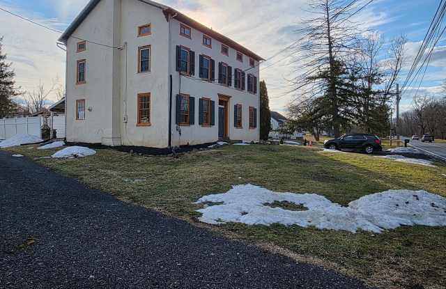 2022 E MAIN Street unit: 2 photos photos