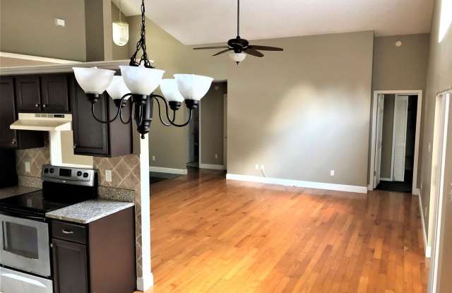 1016 Country Cove Court Gallery 4