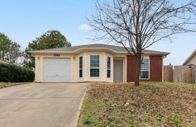 Completely Renovated Springdale Home - Close to schools, shopping, restaurants and more! photos photos